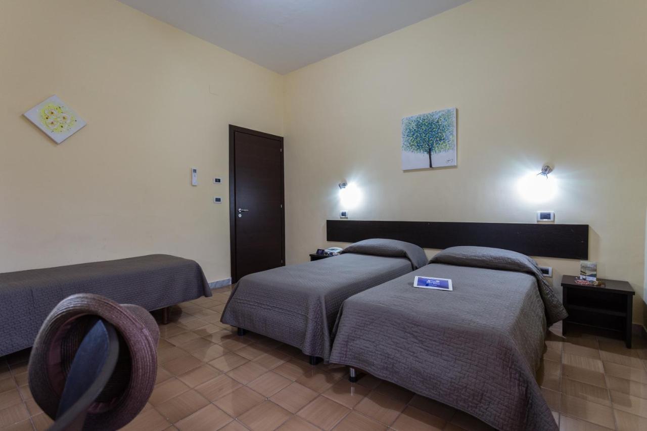 Hotel Del Sole Помпей Екстериор снимка
