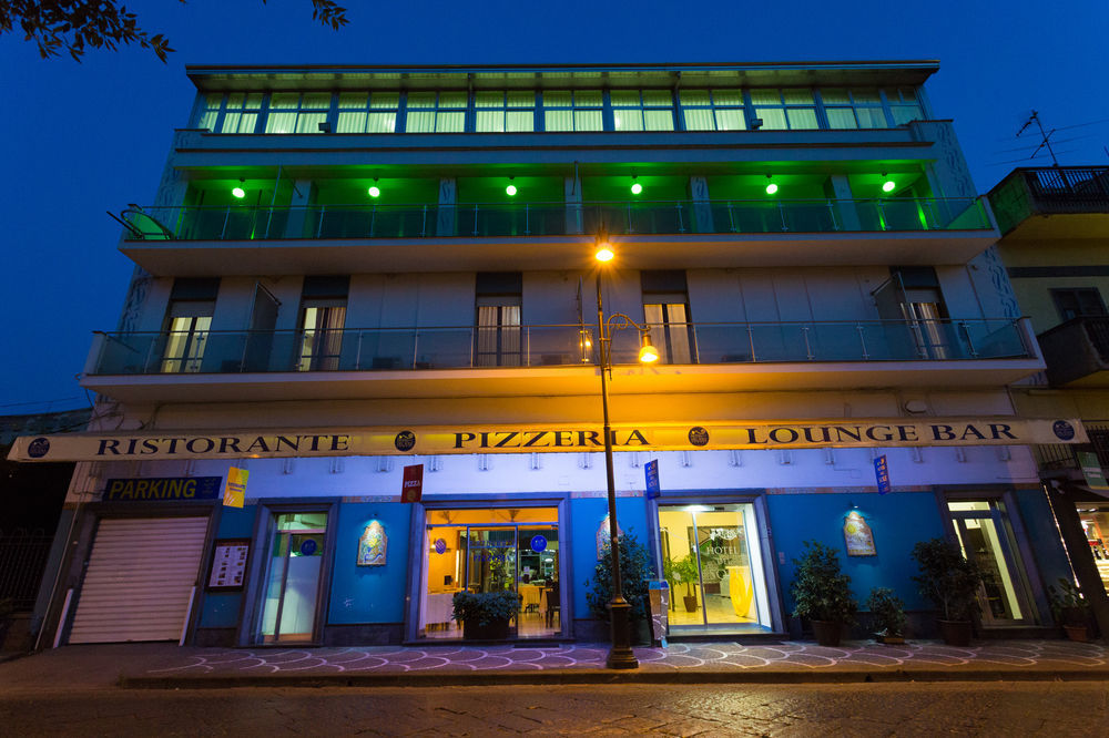 Hotel Del Sole Помпей Екстериор снимка