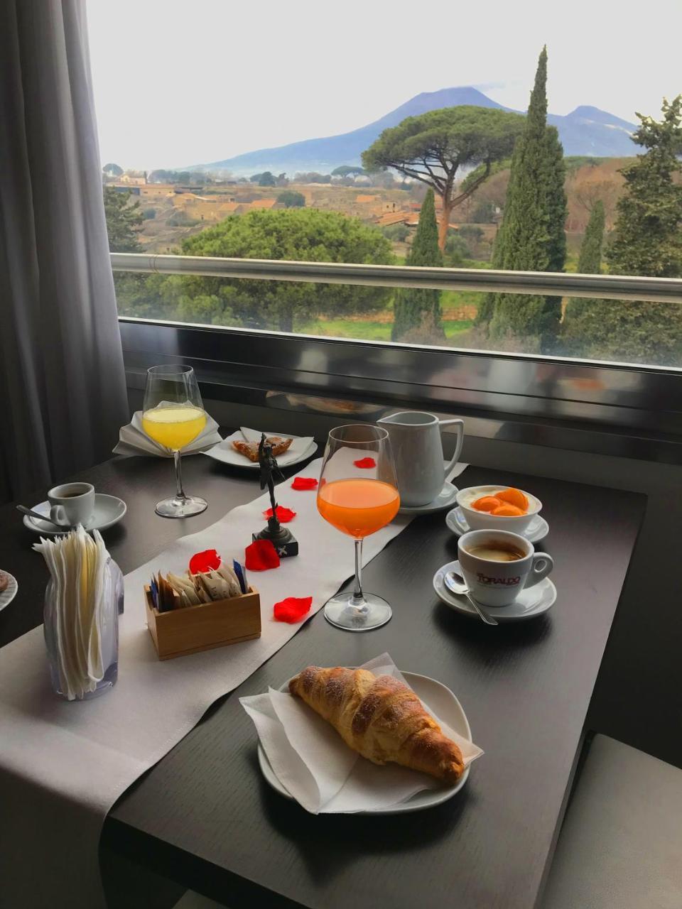 Hotel Del Sole Помпей Екстериор снимка