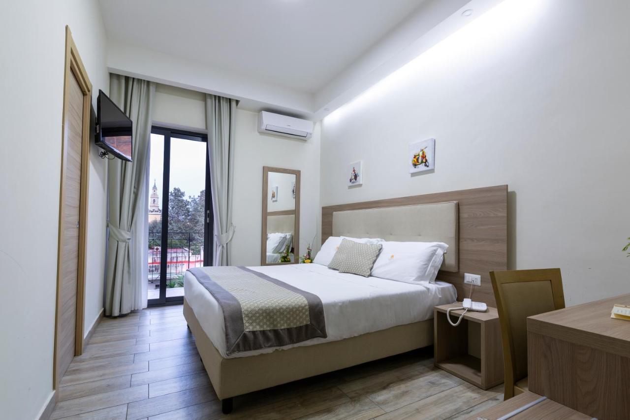 Hotel Del Sole Помпей Екстериор снимка