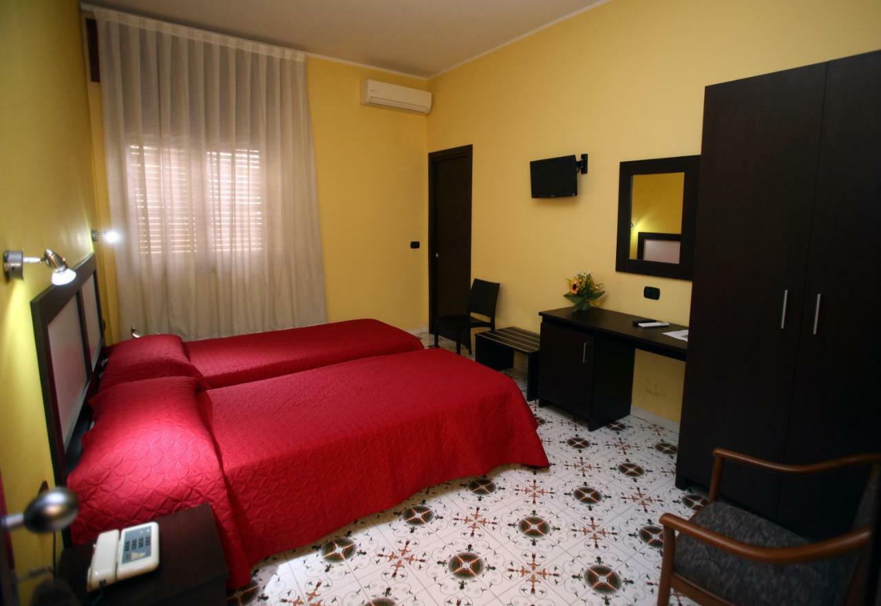 Hotel Del Sole Помпей Екстериор снимка